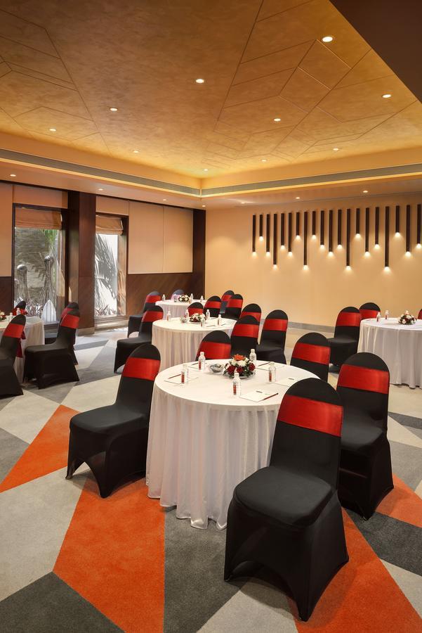 ואדודרה Kabir Hotel & Spa מראה חיצוני תמונה