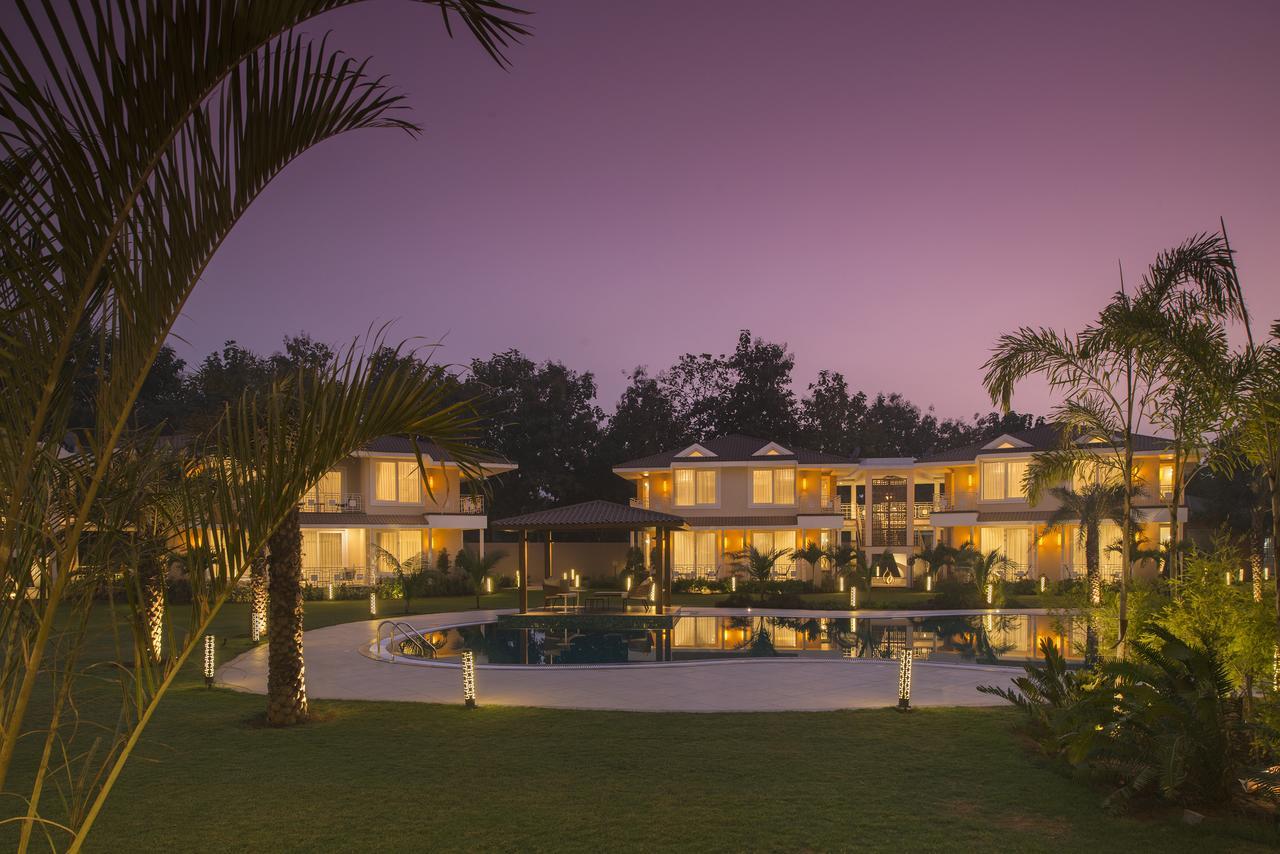 ואדודרה Kabir Hotel & Spa מראה חיצוני תמונה